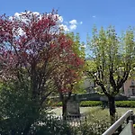 Проживание в семье Smaragd, Studio-apartment Zentrum, Naehe Bahnhof, Balkon, Parkplatz, Am Fluss Бад-Ишль