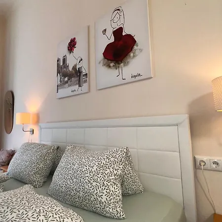 Δωμάτια σε οικογενειακή κατοικία Smaragd, Studio-apartment Zentrum, Naehe Bahnhof, Balkon, Parkplatz, Am Fluss