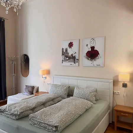 Smaragd - Mit Balkon Im Zentrum, Parkplatz, Am Fluss *