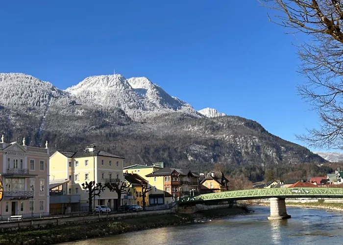 Smaragd - Mit Balkon Im Zentrum, Parkplatz, Am Fluss Pansiyon *