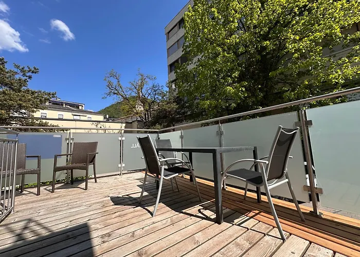 Smaragd - Mit Balkon Im Zentrum, Parkplatz, Am Fluss