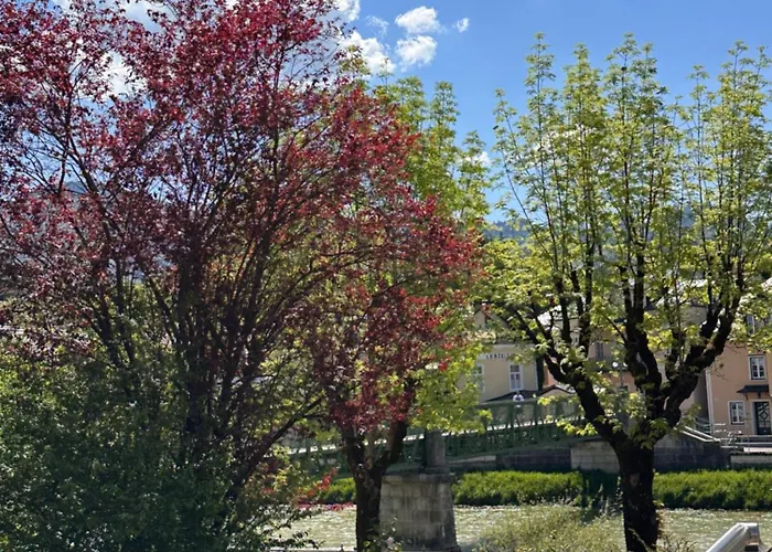 Pansiyon Smaragd - Mit Balkon Im Zentrum, Parkplatz, Am Fluss Bad Ischl