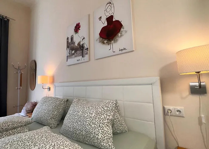 Δωμάτια σε οικογενειακή κατοικία Smaragd, Studio-apartment Zentrum, Naehe Bahnhof, Balkon, Parkplatz, Am Fluss