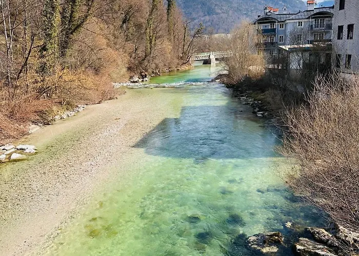 Smaragd, Studio-apartment Zentrum, Naehe Bahnhof, Balkon, Parkplatz, Am Fluss Δωμάτια σε οικογενειακή κατοικία