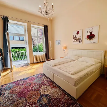 Smaragd - Direkt Im Zentrum, Balkon Accommodatie bij particulieren *