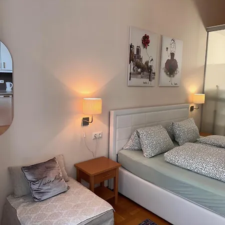 Smaragd - Mit Balkon Im Zentrum, Parkplatz, Am Fluss * 바드이스흘